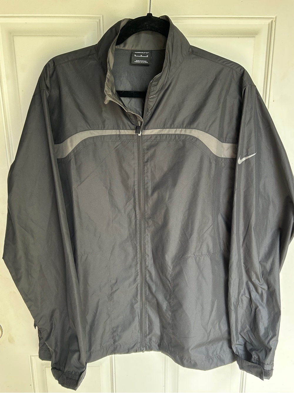 Nike Golf Men’s Gray Windbreaker Jacket with Reflective Accent